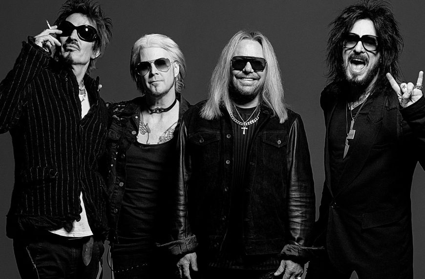 Motley Crue & Tesla - Dos Equis Pavilion - 09090909 1010 2026202620262026